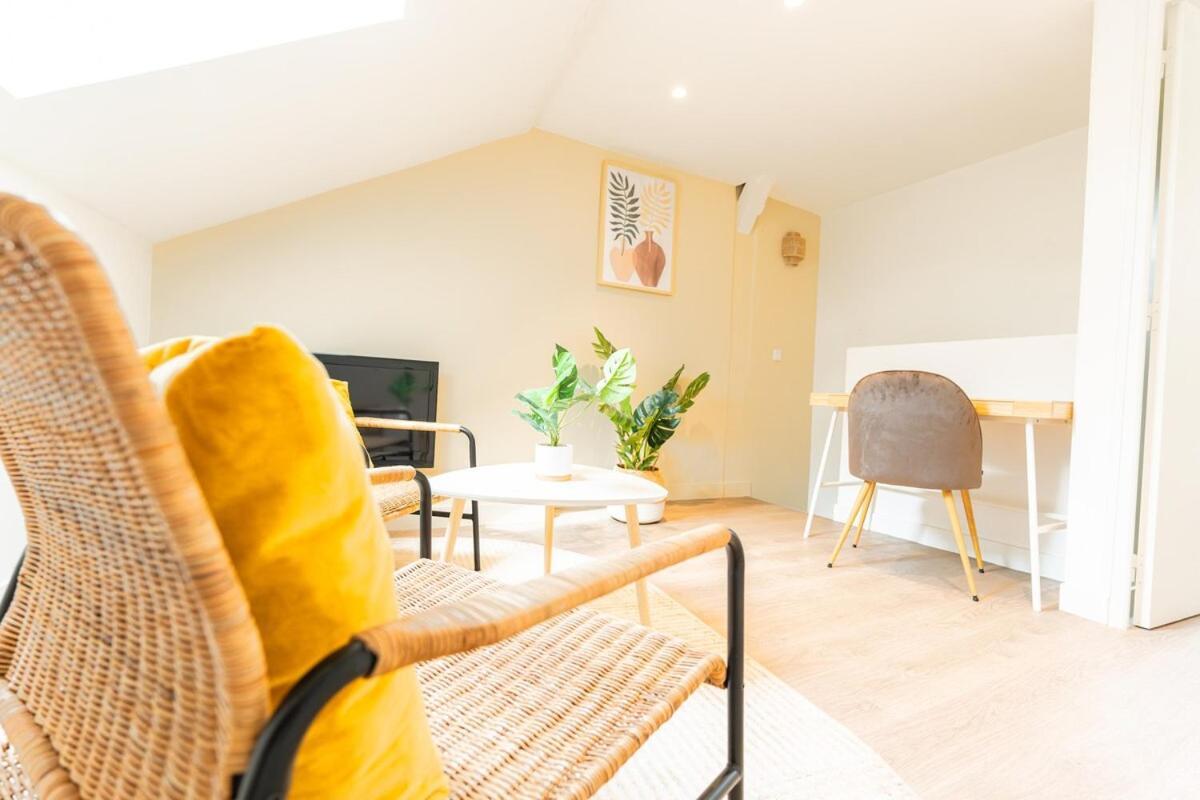 Duplex Confortable En Centre Avec 2 Chambres Chalons-en-Champagne Exterior photo